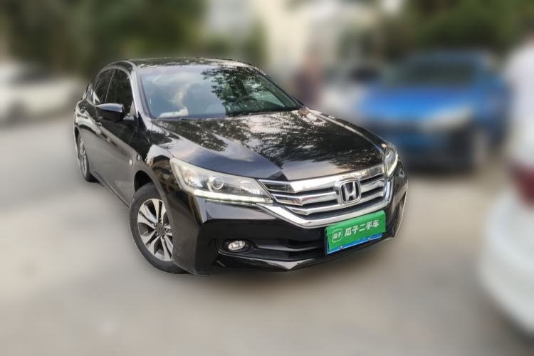 Used Honda Accord 2015 2.0L LX Comfort Edition Front Right 45 Deg