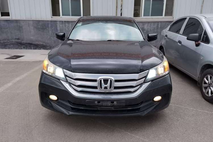 Used Honda Accord 2015 2.0L LX Comfort Edition Front