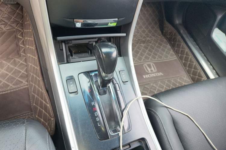 Used Honda Accord 2015 2.0L LXS Elite Edition Gear Lever