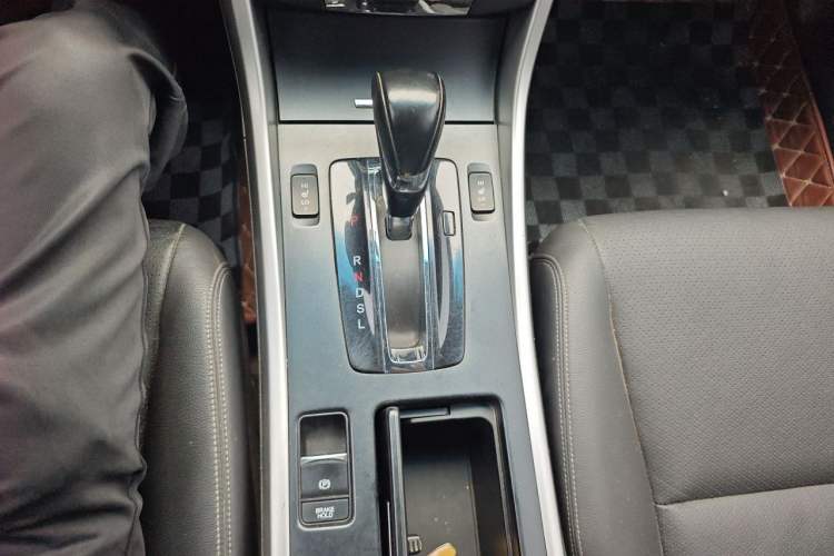 Used Honda Accord 2015 2.0L LXS Elite Edition Gear Lever