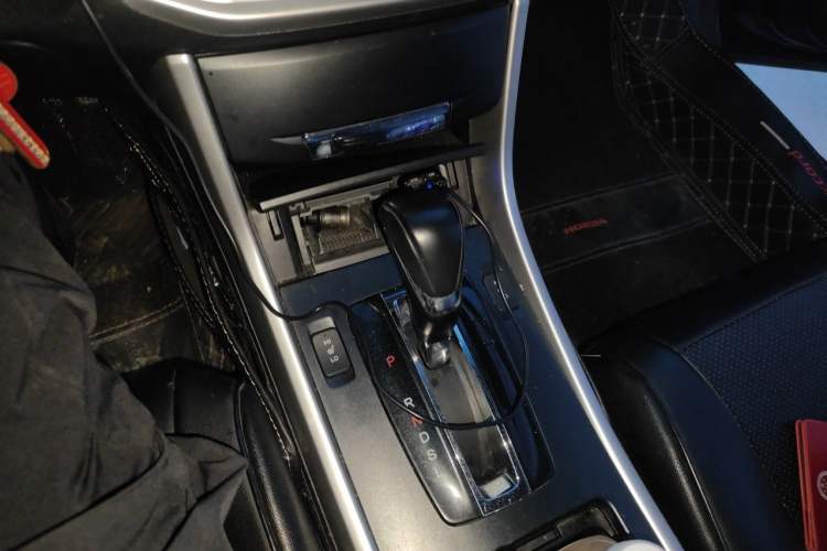 Used Honda Accord 2015 2.0L EX Luxury Edition Gear Lever