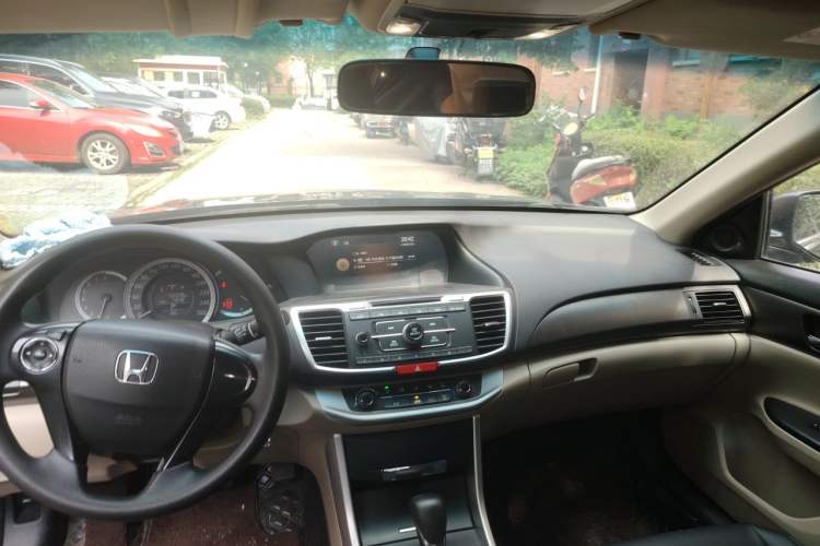 Used Honda Accord 2015 2.0L LX Comfort Edition Headliner