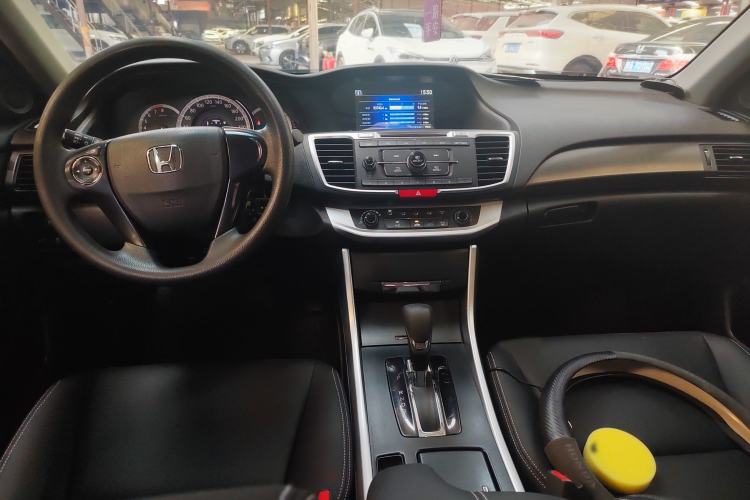 Used Honda Accord 2015 2.0L LX Comfort Edition Interior 1