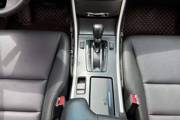 Used Honda Accord 2015 2.0L LXS Elite Edition Interior 10