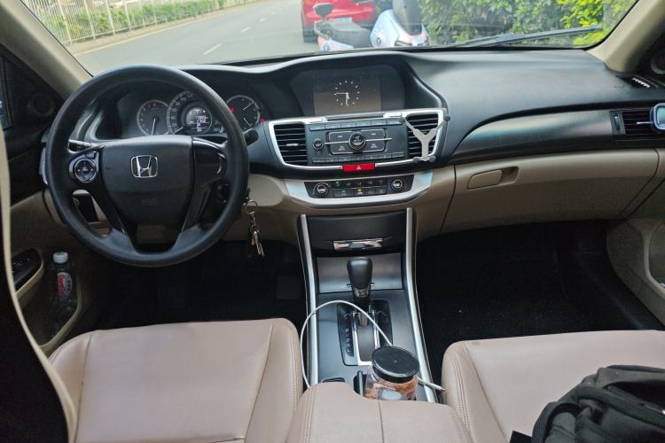 Used Honda Accord 2015 2.0L LX Comfort Edition Interior 2