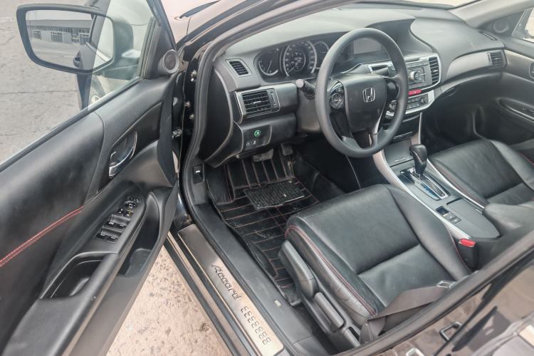 Used Honda Accord 2015 2.0L LX Comfort Edition Interior 2
