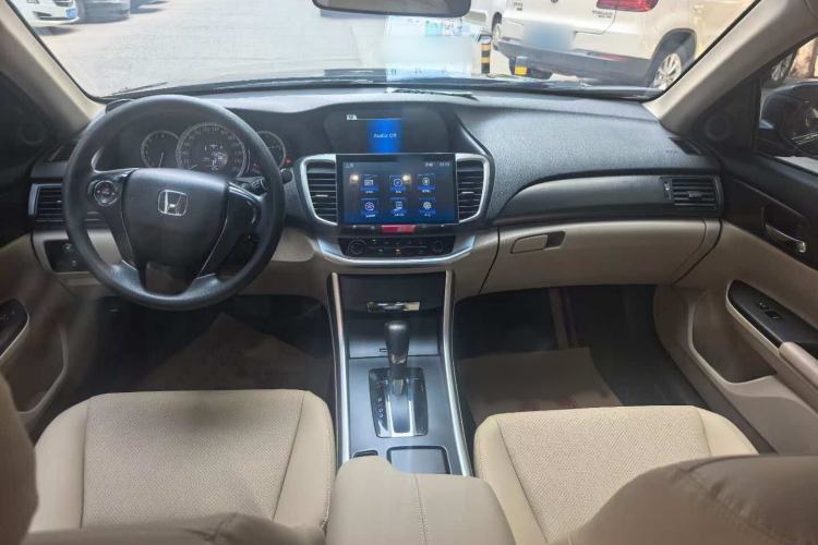 Used Honda Accord 2015 2.0L LX Comfort Edition Interior 2