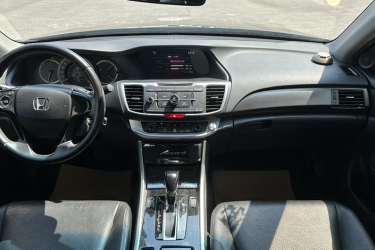 Used Honda Accord 2015 2.0L LXS Elite Edition Interior 2
