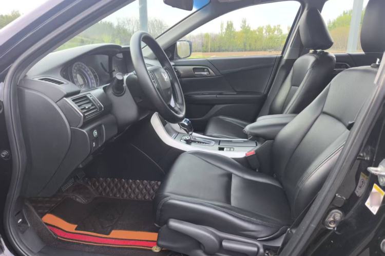 Used Honda Accord 2015 2.0L LX Comfort Edition Interior 2