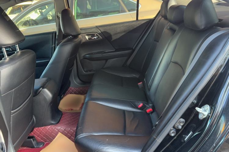 Used Honda Accord 2015 2.0L LX Comfort Edition Interior 3