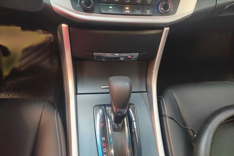 Used Honda Accord 2015 2.0L LX Comfort Edition Interior 4