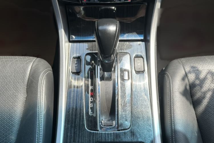 Used Honda Accord 2015 2.0L LXS Elite Edition Interior 4
