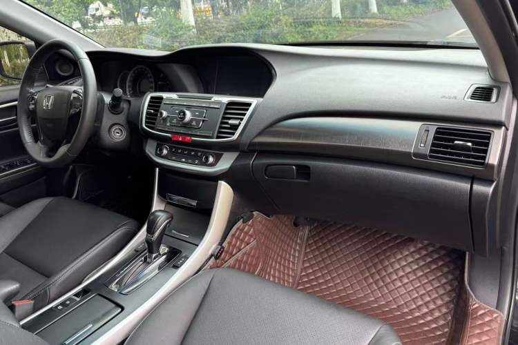 Used Honda Accord 2015 2.0L LXS Elite Edition Interior 5
