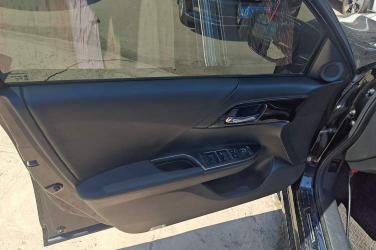 Used Honda Accord 2015 2.0L LX Comfort Edition Interior 7