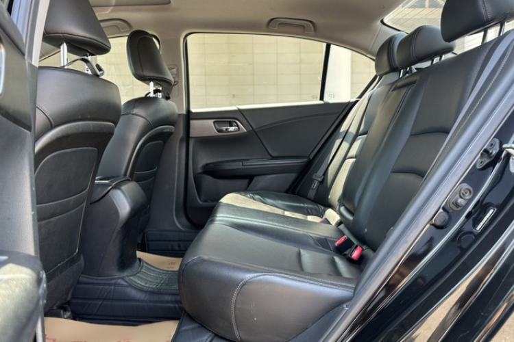 Used Honda Accord 2015 2.0L LXS Elite Edition Interior 7