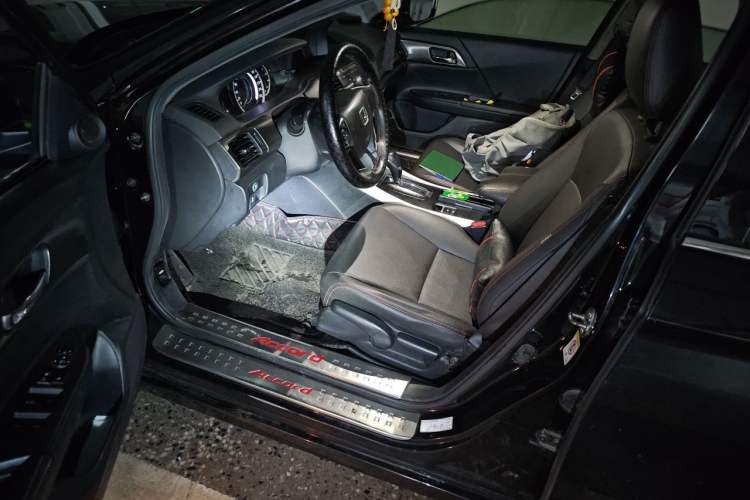 Used Honda Accord 2015 2.0L LX Comfort Edition Left Front Seat