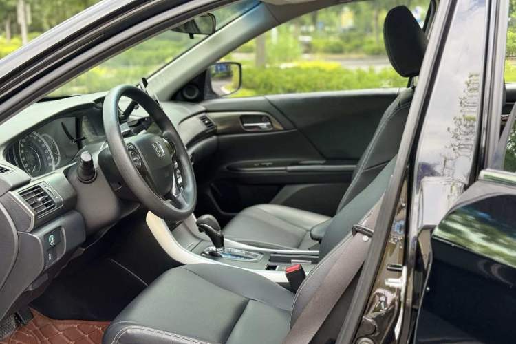 Used Honda Accord 2015 2.0L LX Comfort Edition Left Front Seat