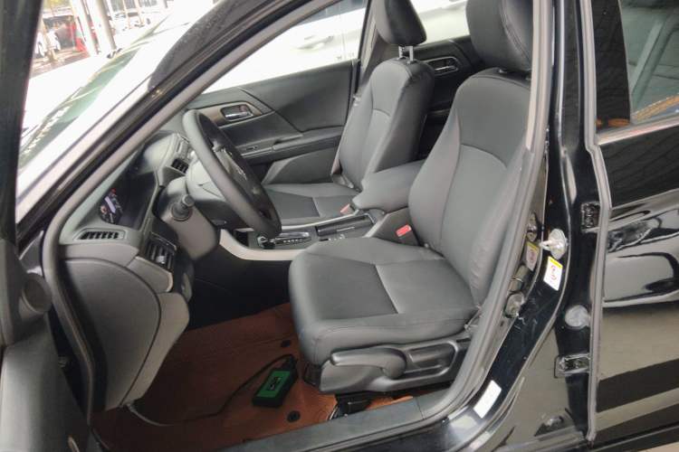 Used Honda Accord 2015 2.0L LX Comfort Edition Left Front Seat