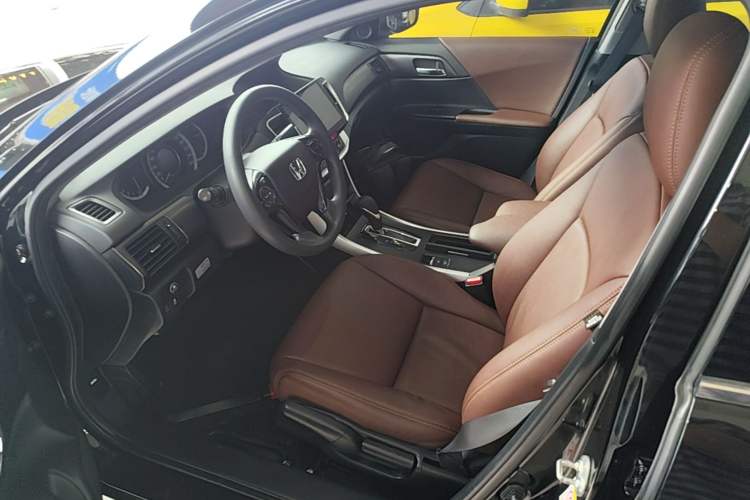 Used Honda Accord 2015 2.0L LX Comfort Edition Left Front Seat