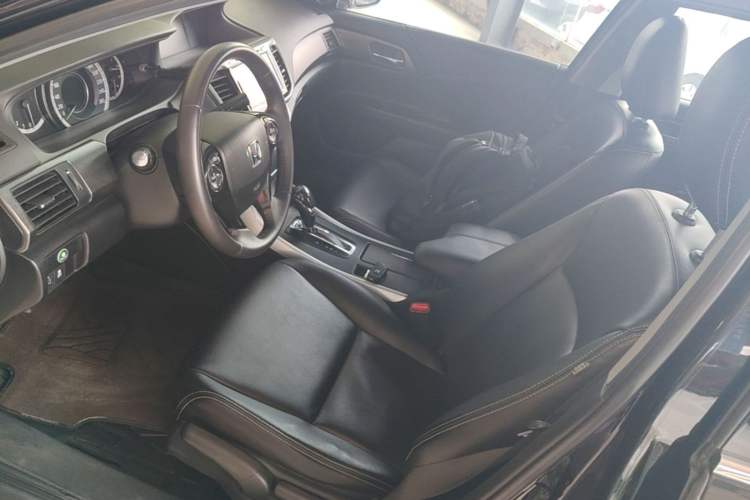 Used Honda Accord 2015 2.0L LX Comfort Edition Left Front Seat