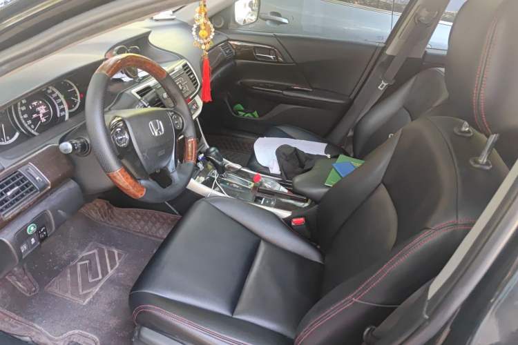 Used Honda Accord 2015 2.0L LX Comfort Edition Left Front Seat