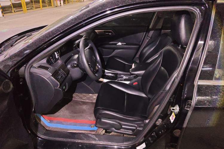 Used Honda Accord 2015 2.0L LX Comfort Edition Left Front Seat