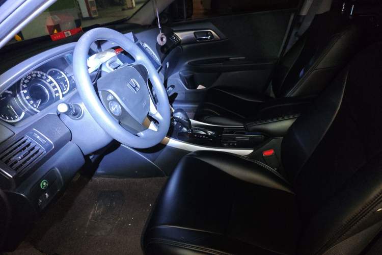Used Honda Accord 2015 2.0L LX Comfort Edition Left Front Seat
