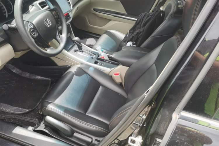 Used Honda Accord 2015 2.0L LX Comfort Edition Left Front Seat