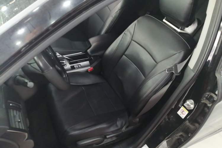 Used Honda Accord 2015 2.0L LX Comfort Edition Left Front Seat