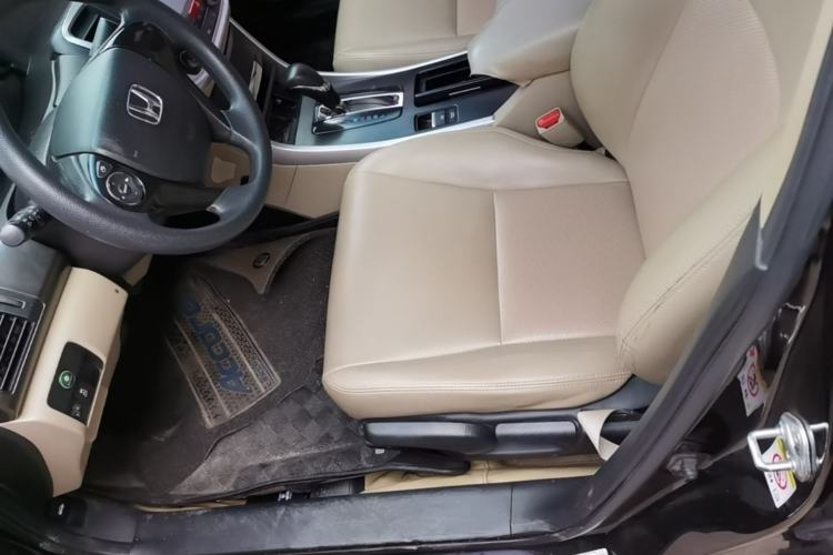 Used Honda Accord 2015 2.0L LX Comfort Edition Left Front Seat