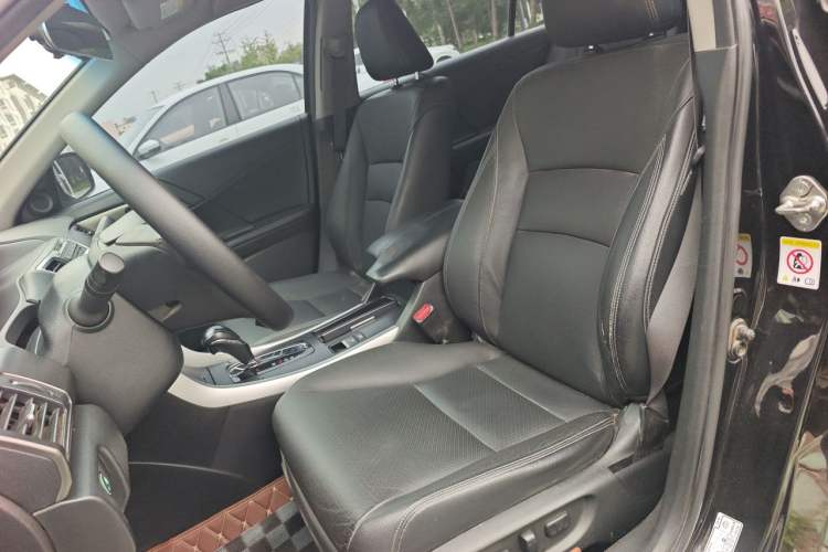 Used Honda Accord 2015 2.0L LXS Elite Edition Left Front Seat