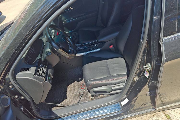 Used Honda Accord 2015 2.0L LX Comfort Edition Left Front Seat