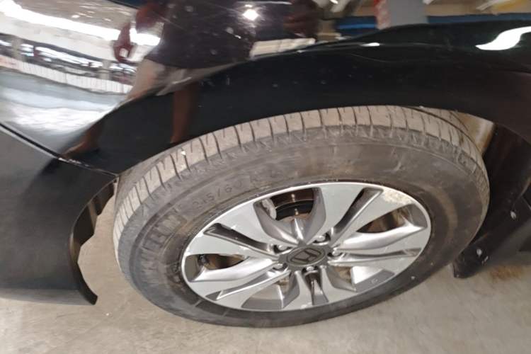 Used Honda Accord 2015 2.0L LX Comfort Edition Left Front Wheel Hub