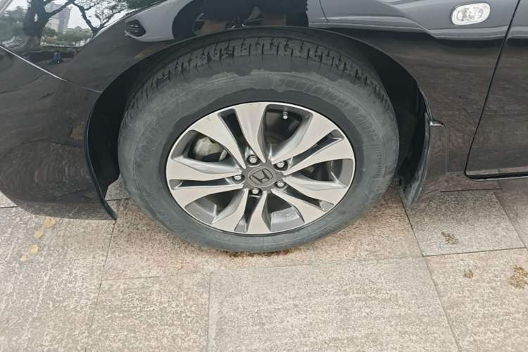 Used Honda Accord 2015 2.0L LXS Elite Edition Left Front Wheel Hub