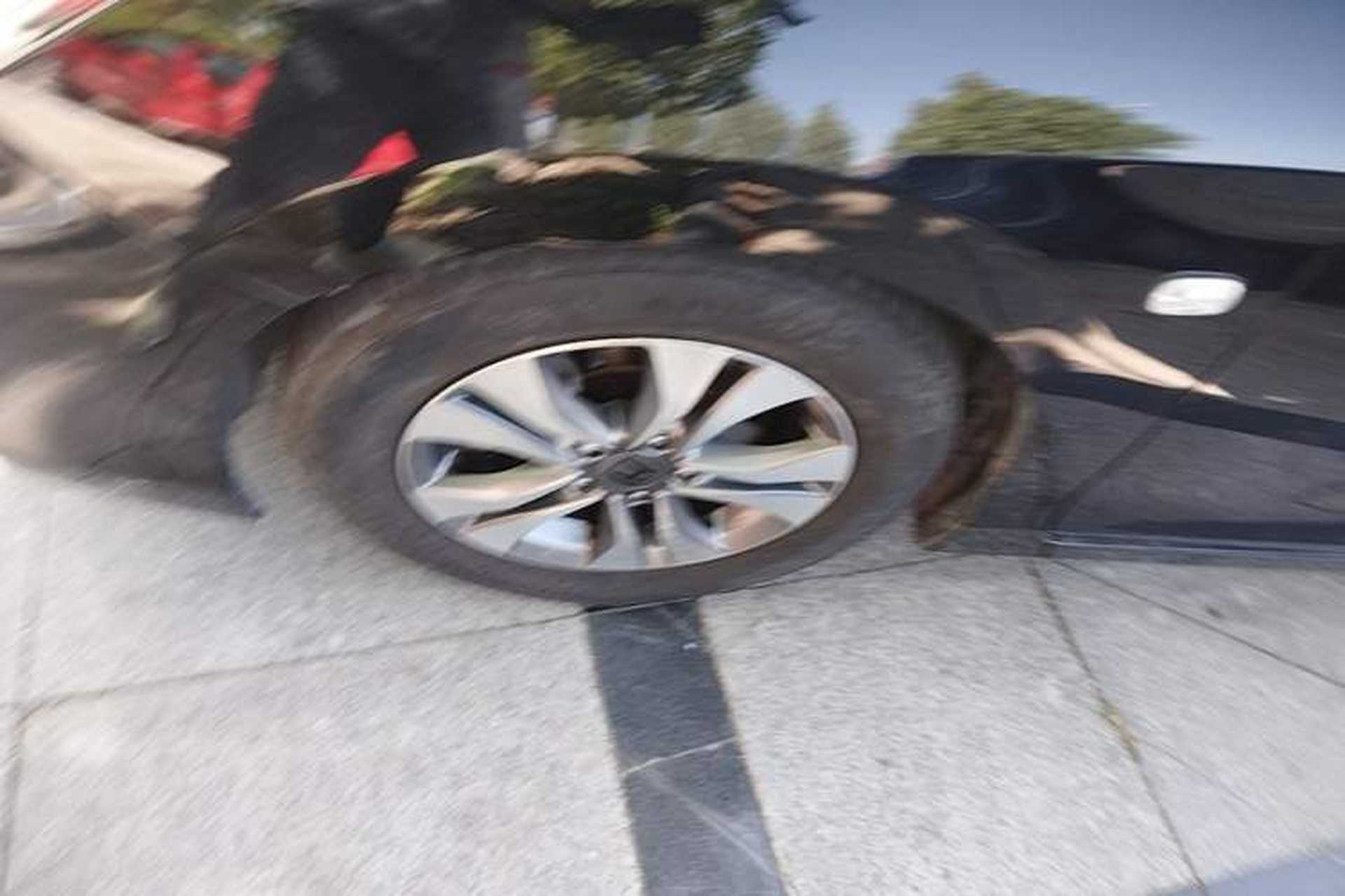 Used Honda Accord 2015 2.0L LX Comfort Edition Left Front Wheel Hub