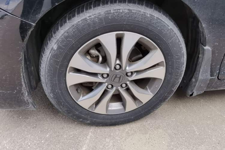 Used Honda Accord 2015 2.0L LX Comfort Edition Left Front Wheel Hub