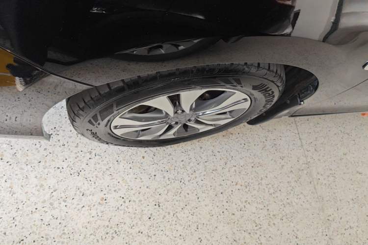 Used Honda Accord 2015 2.0L LXS Elite Edition Left Front Wheel Hub