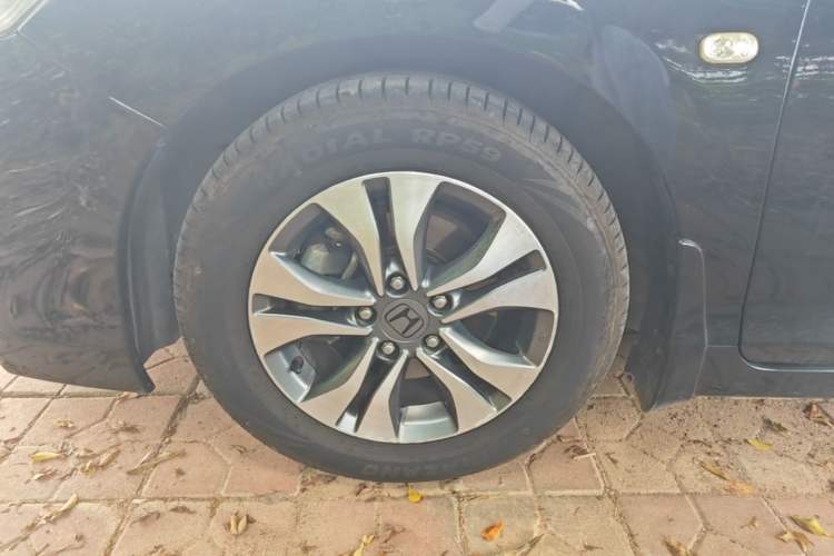 Used Honda Accord 2015 2.0L LX Comfort Edition Left Front Wheel Hub
