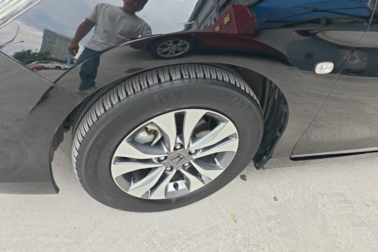 Used Honda Accord 2015 2.0L LXS Elite Edition Left Front Wheel Hub