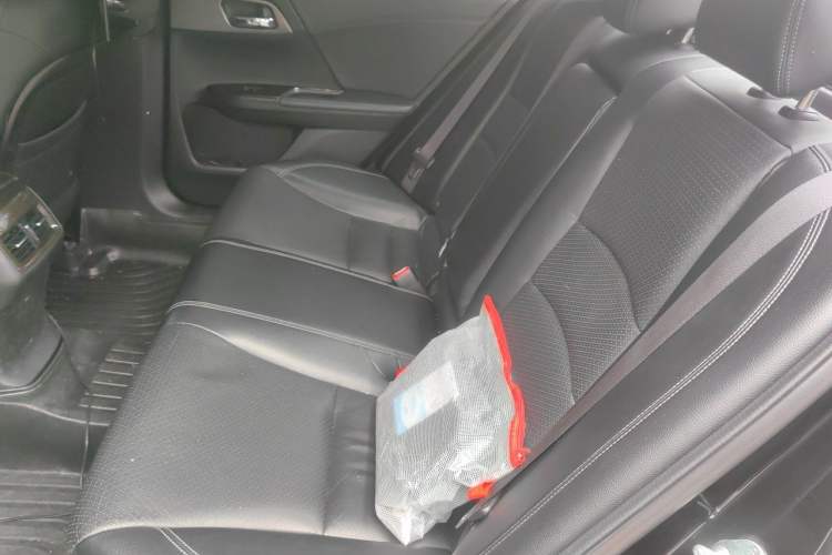 Used Honda Accord 2015 2.0L EX Luxury Edition Left Rear Seat