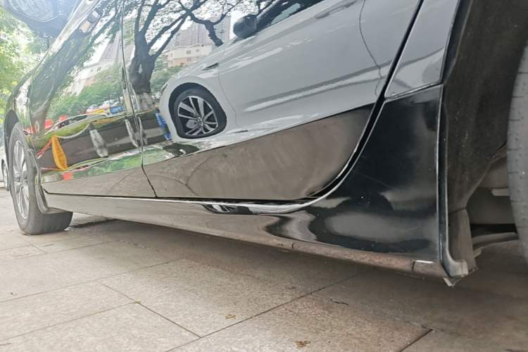 Used Honda Accord 2015 2.0L LXS Elite Edition Left Side Sill