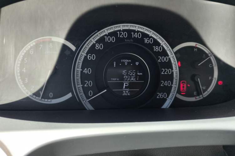 Used Honda Accord 2015 2.0L LX Comfort Edition Odometer Close Up