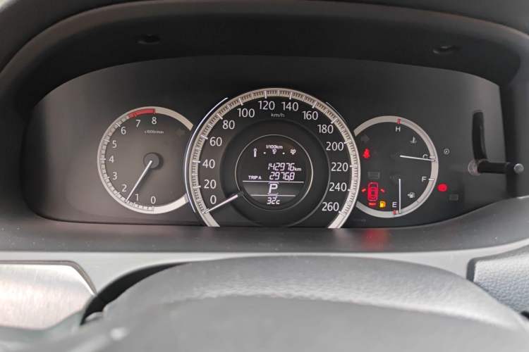 Used Honda Accord 2015 2.0L LXS Elite Edition Odometer Close Up