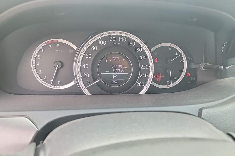 Used Honda Accord 2015 2.0L LXS Elite Edition Odometer Close Up