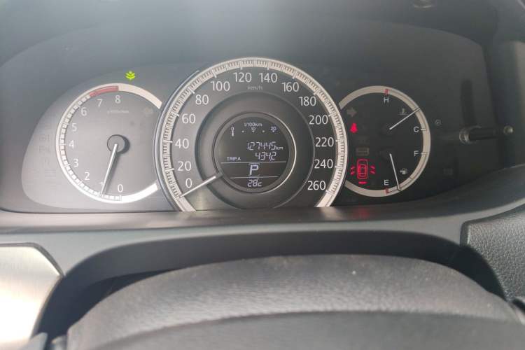Used Honda Accord 2015 2.0L LX Comfort Edition Odometer Close Up