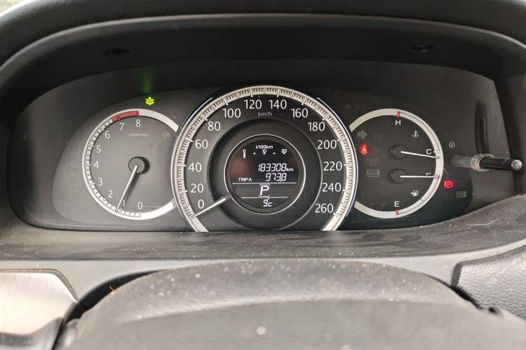 Used Honda Accord 2015 2.0L LX Comfort Edition Odometer Close Up