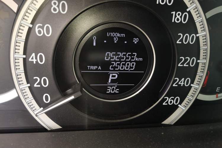 Used Honda Accord 2015 2.0L LXS Elite Edition Odometer Close Up