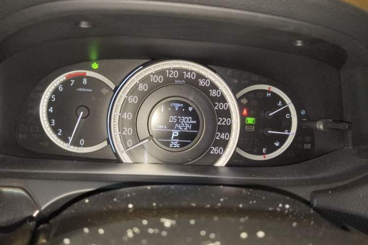 Used Honda Accord 2015 2.0L EX Luxury Edition Odometer Close Up