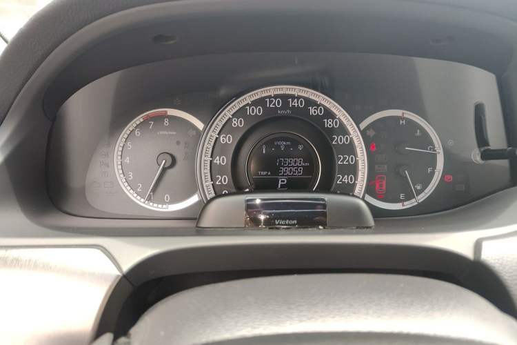 Used Honda Accord 2015 2.0L LX Comfort Edition Odometer Close Up