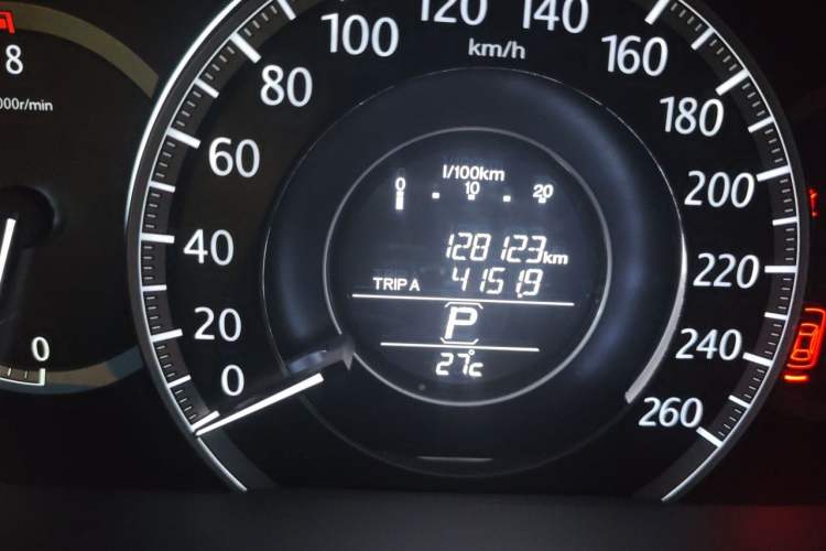 Used Honda Accord 2015 2.0L LXS Elite Edition Odometer Close Up